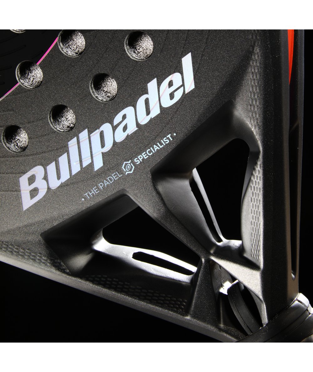 Bullpadel Hack 04 Comfort 2026 padel racket close up