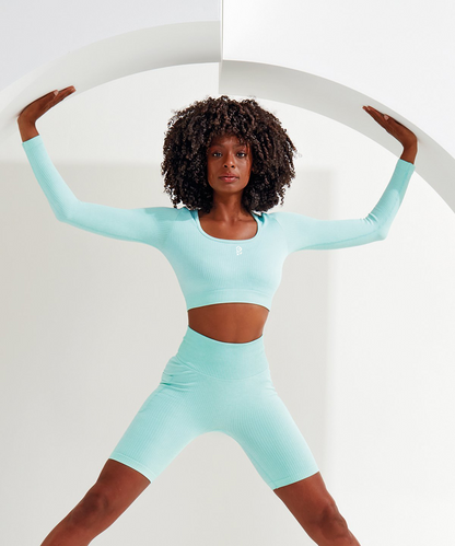 Ravar - Womens Cropped Performance Tee