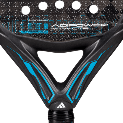 Álex Ruiz using Adidas Adipower Multiweight Ctrl 3.4 close