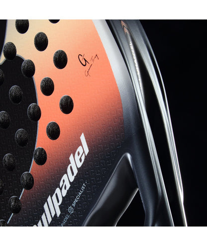 Bullpadel Elite W 2026 Fibrix frame and Multieva core