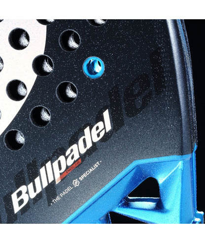 Bullpadel Vertex 05 Comfort 2026 padel racket close view