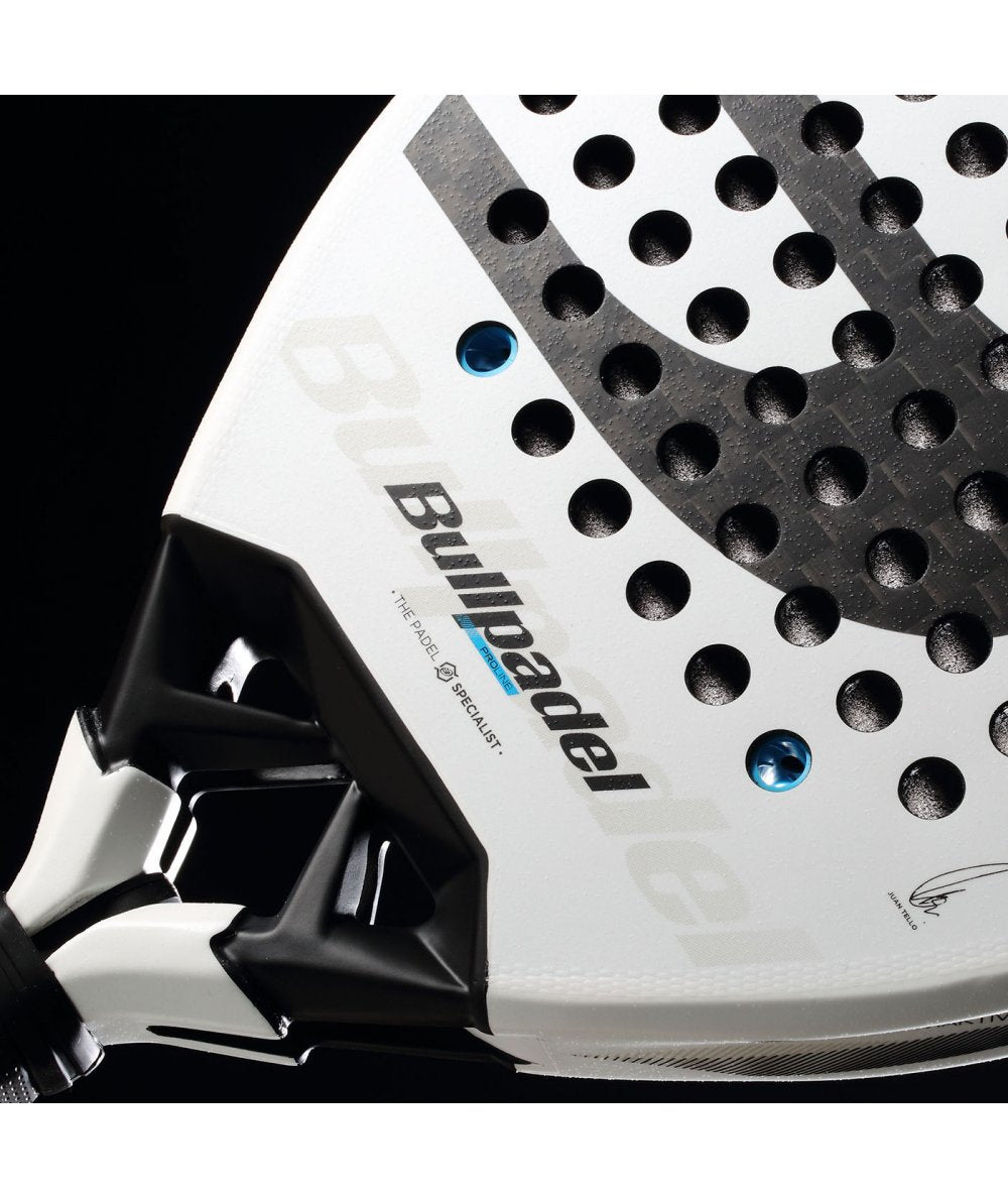 Bullpadel Vertex 05 2026 padel racket close view