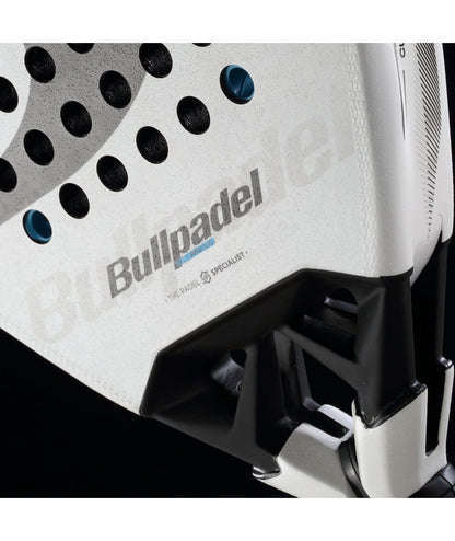 Bullpadel Vertex 05 2026 padel racket close