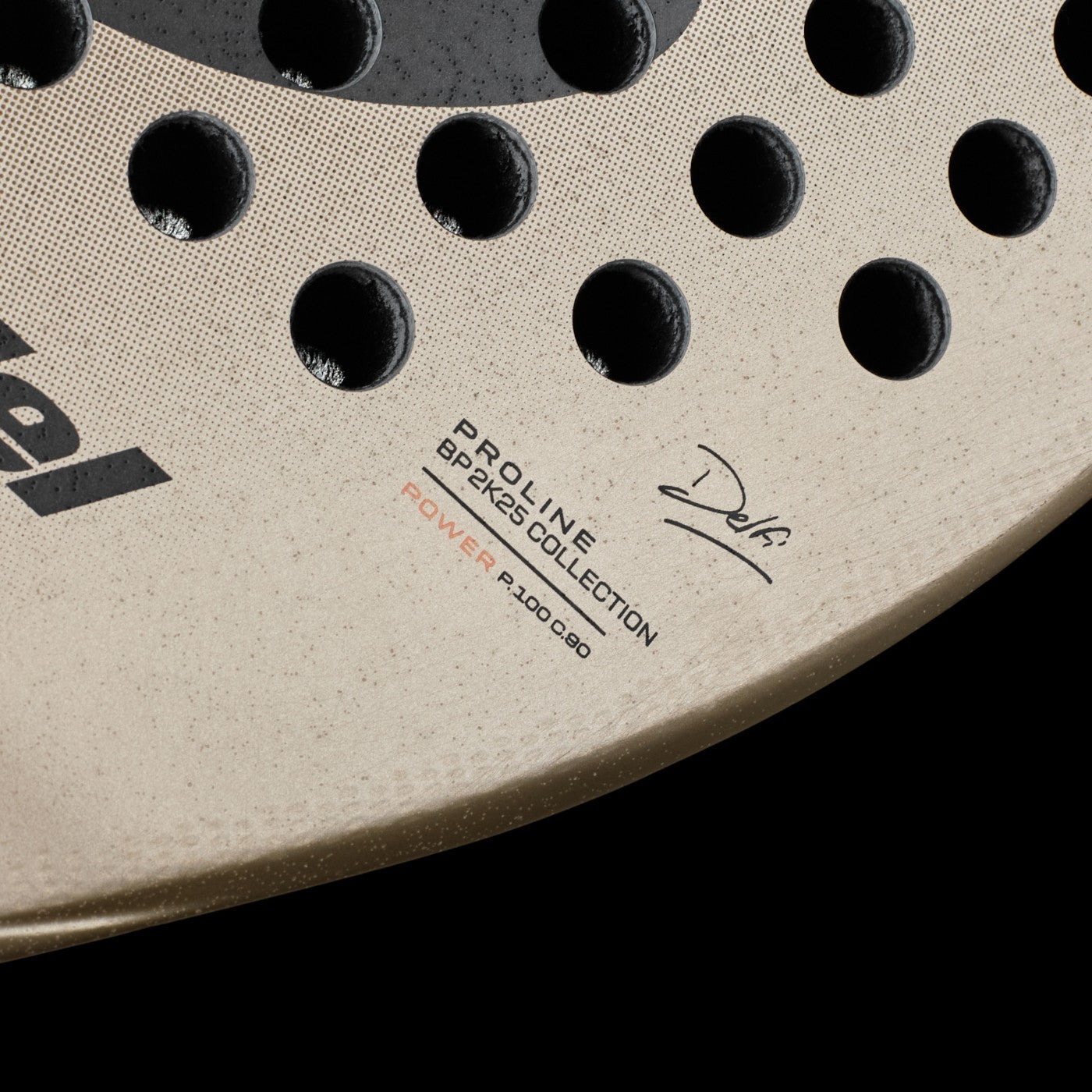 Bullpadel Vertex 04 W padel racket close front